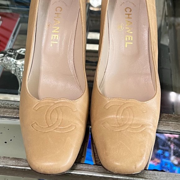 Authentic Vintage Chanel leather heels taupe/nude - Picture 5 of 11